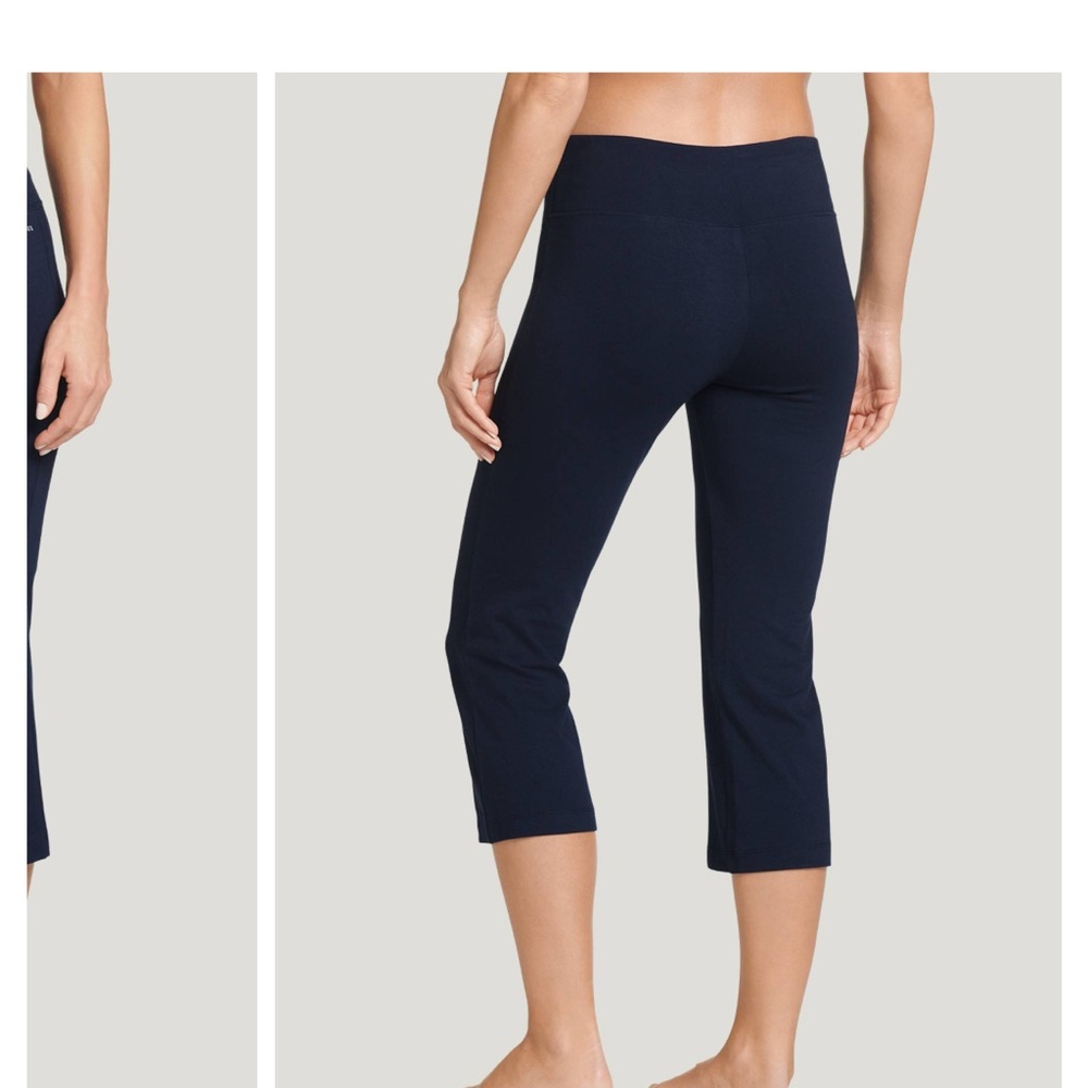 Jockey Cropped Capri size 1x
One black, one blue pair